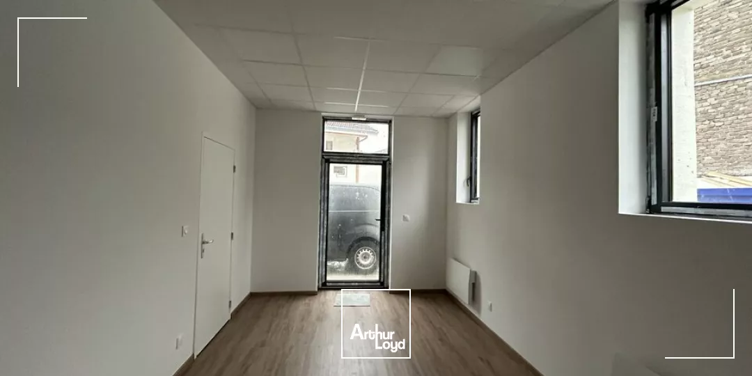 LOCAL D'ACTIVITE - ENTREPOT à LOUER de 69 m²